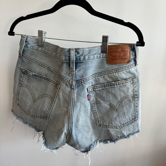 Levi’s denim shorts - Picture 2 of 3